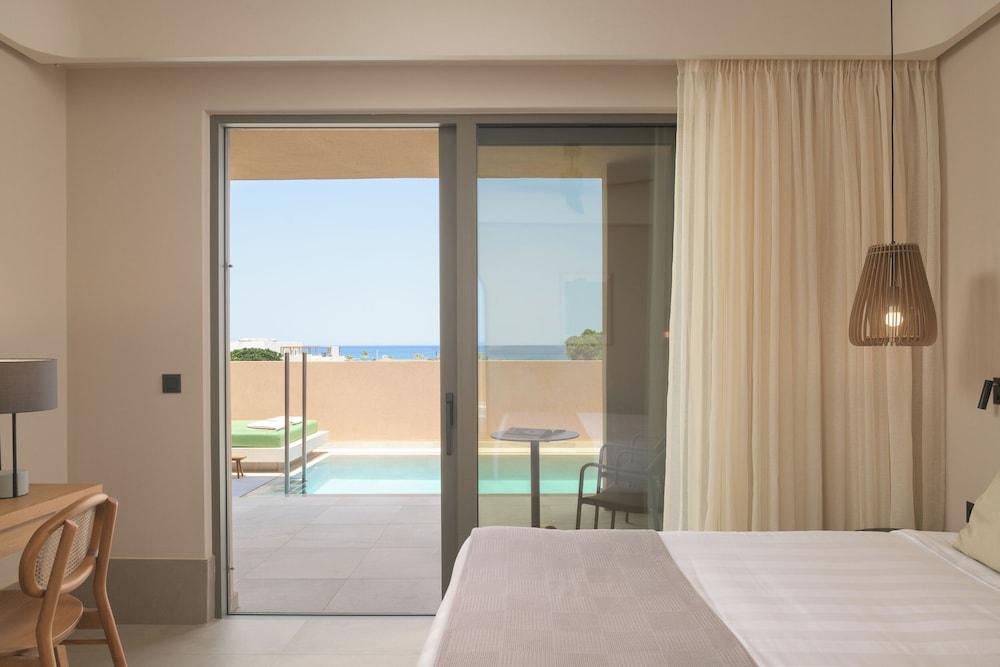 Suite, Private Pool - Photo 3