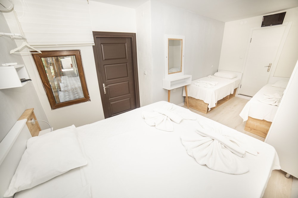 Economy Quadruple Room