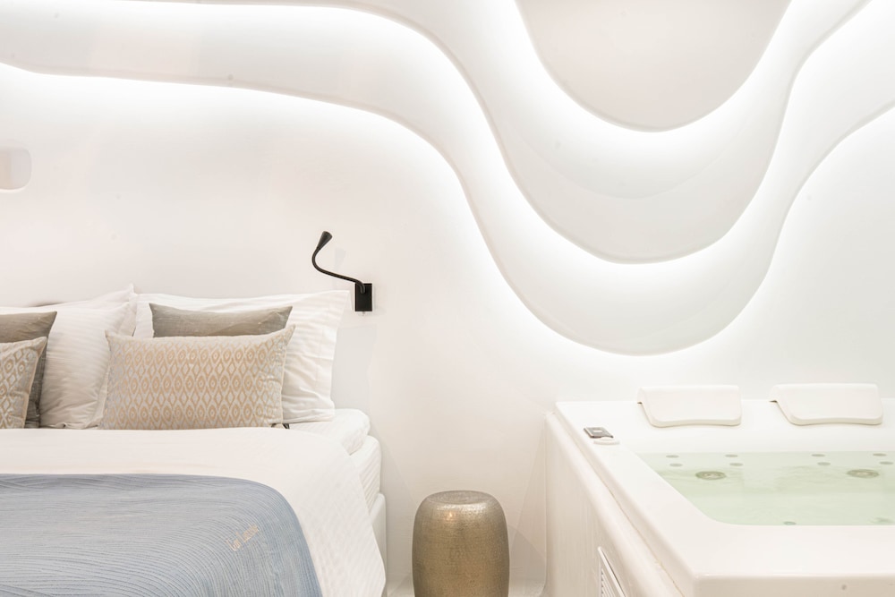 Deluxe Suite, Jetted Tub (Kyma)