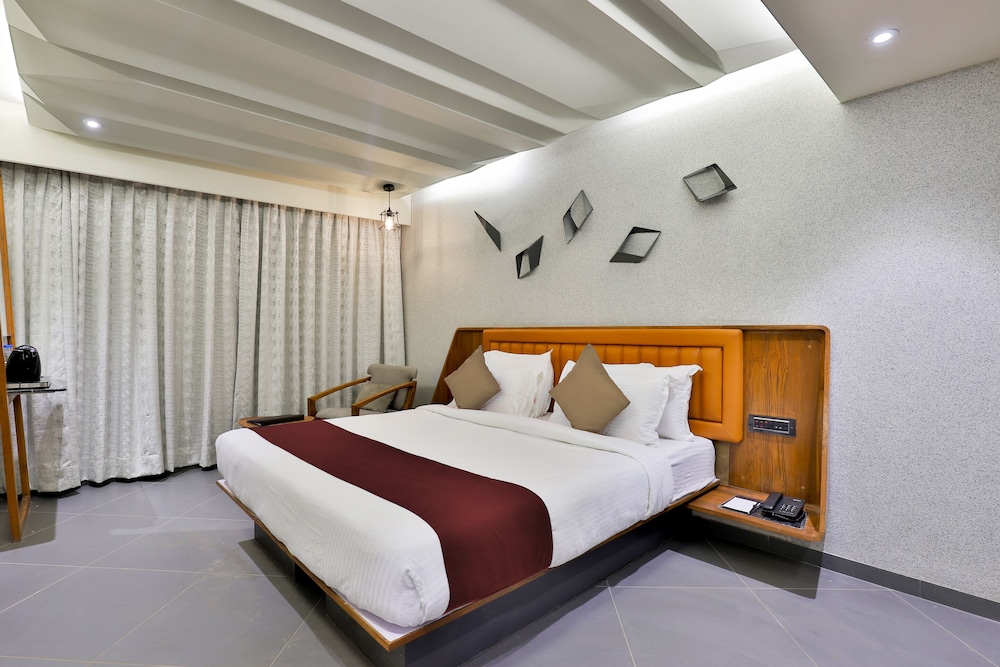 Deluxe Room - Photo 14