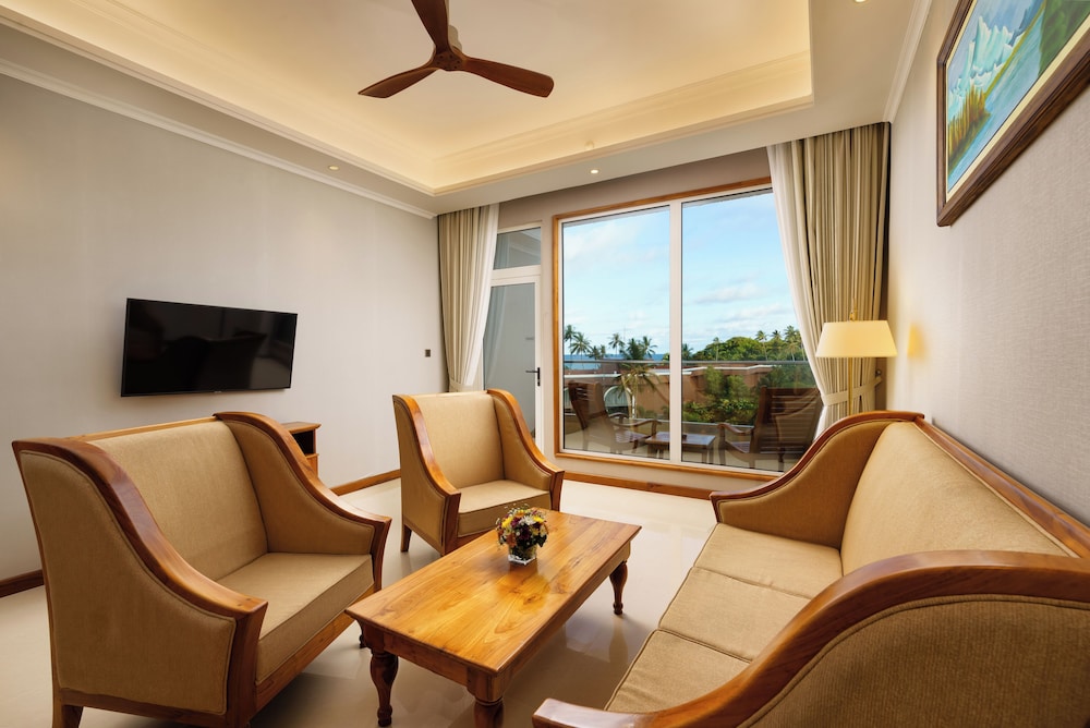 Deluxe Apartment, 2 Bedrooms, Sea View photo 3