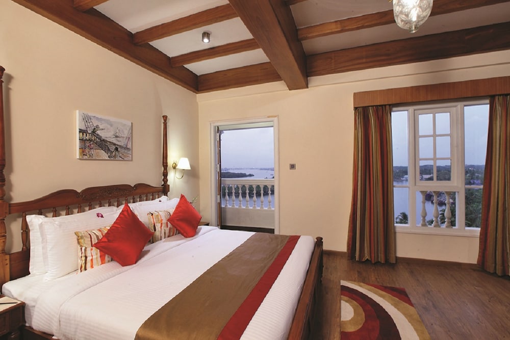 Premium Double Room, 1 King Bed, Sea View, Lakeside photo 1