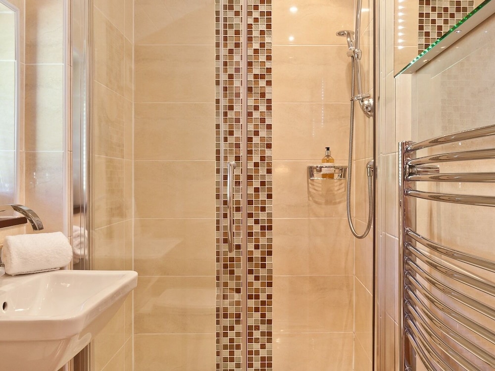 Executive Double Room, Ensuite (Pink Room) photo 2