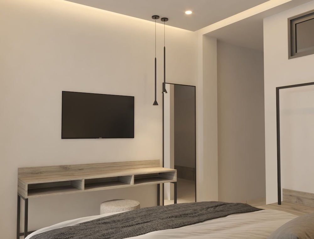 Comfort Apartment, 2 Bedrooms, Patio, Pool View photo 2