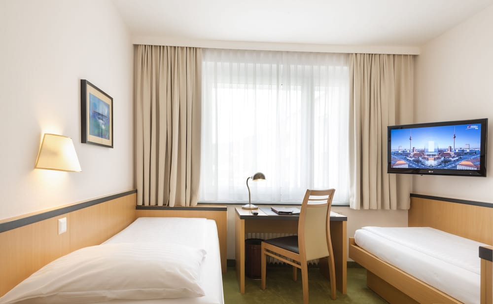 Economy Twin Room photo 1
