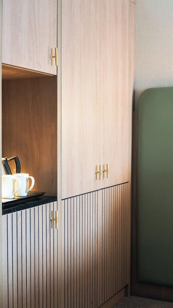 Signature Suite with A/C