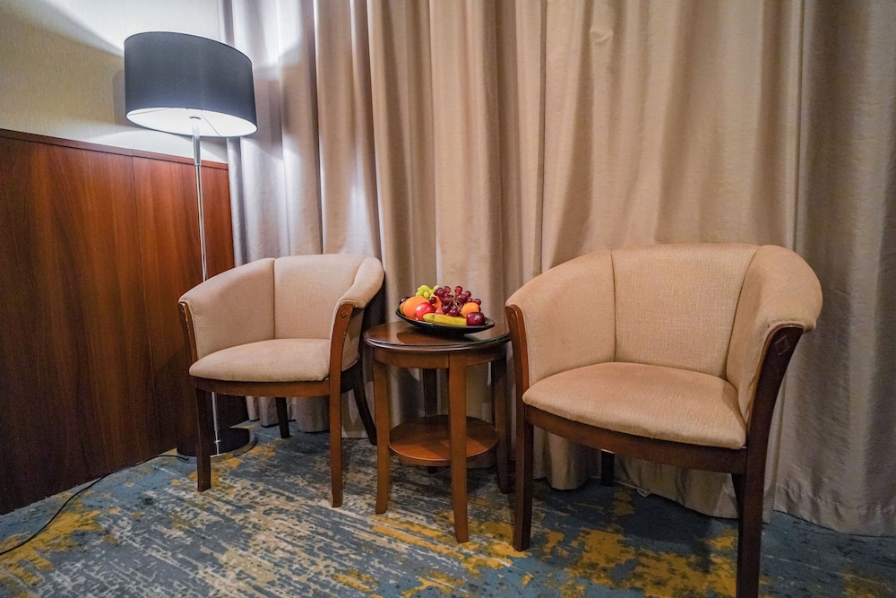Standard Double or Twin Room - Photo 8