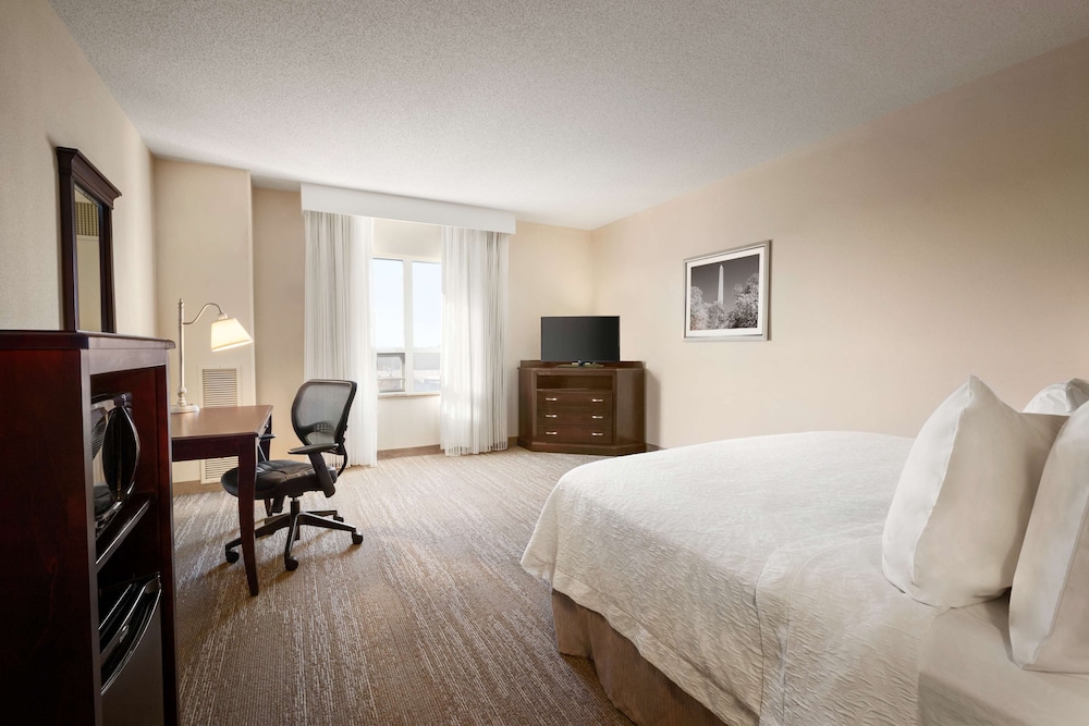 Room, 1 King Bed - Photo 3