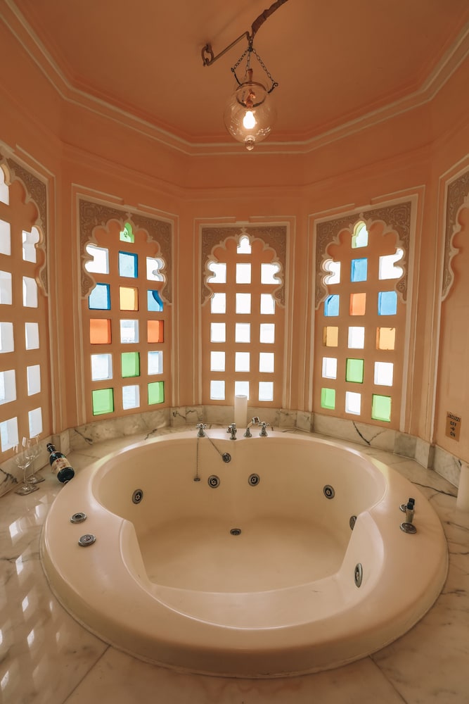 Suite, 1 Bedroom, Lake View (Historical) Suite, 1 Bedroom, Lake View (Historical)
