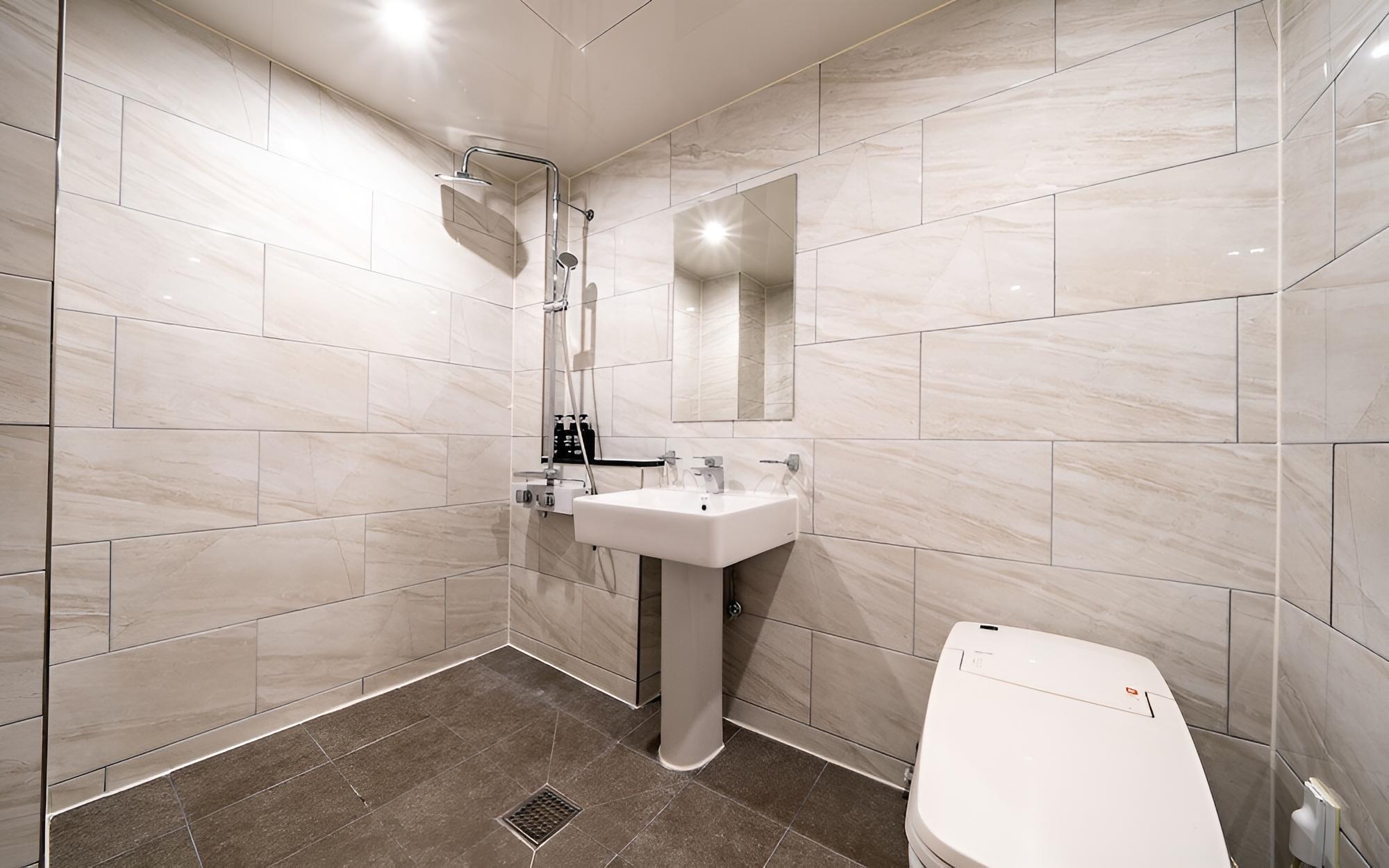 Room (VIP (massage chair air purifier batht) - Photo 6