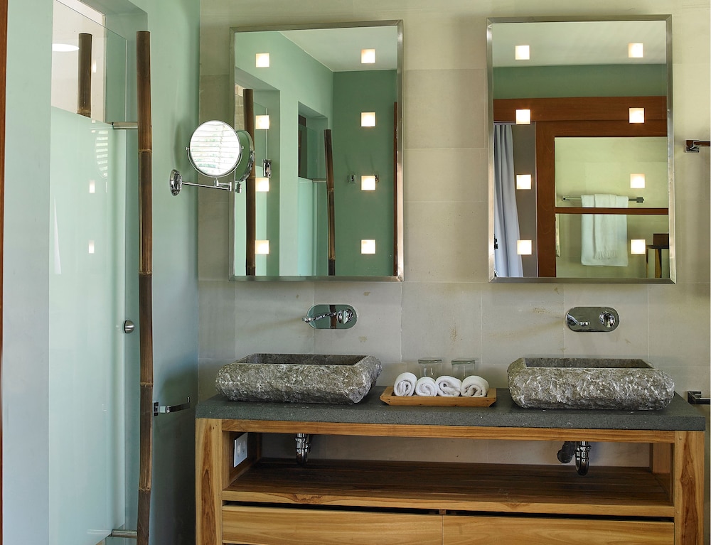 Available room thumbnail 5