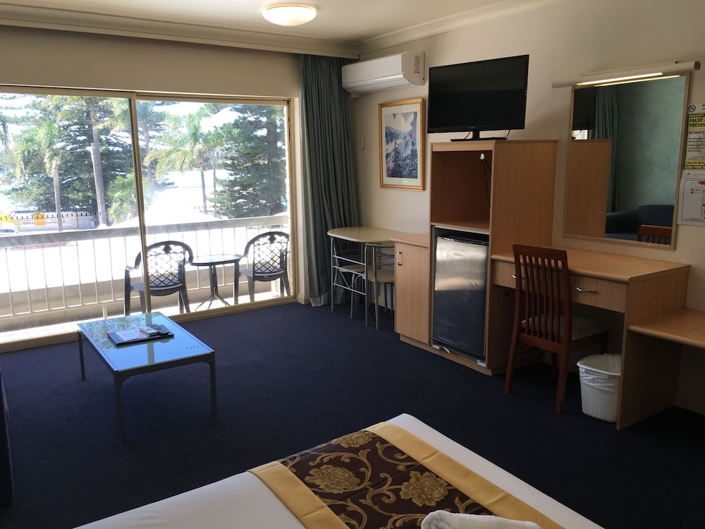 Executive Room - Photo 1