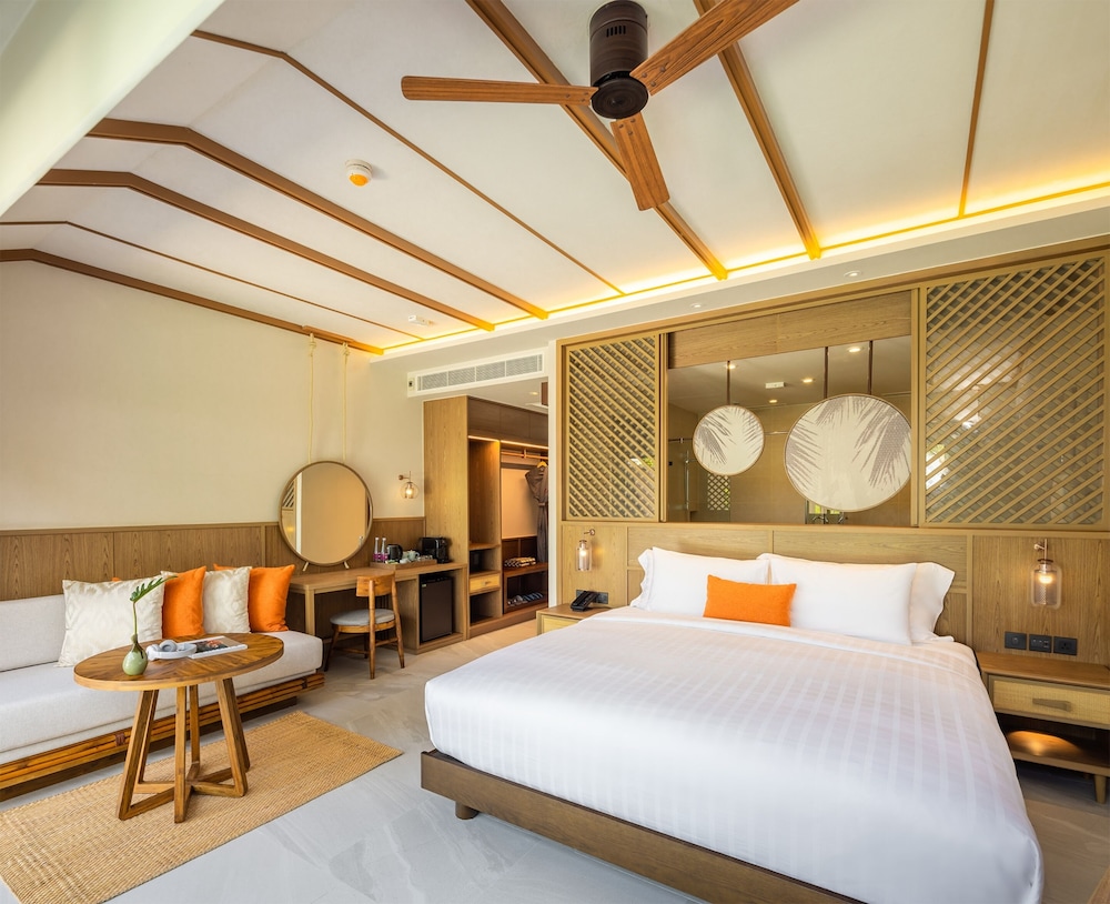 Beachfront Pool Villa - Photo 14