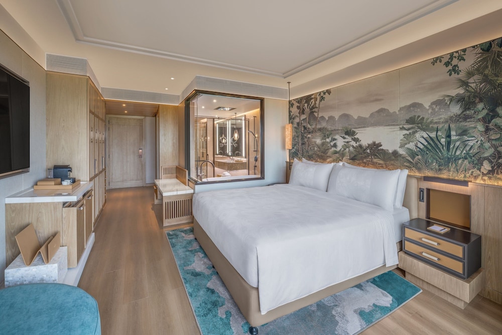 Luxury Room, 1 King Bed - Photo 2