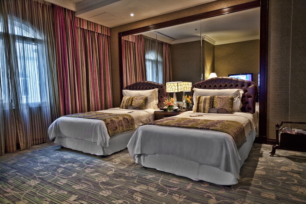Room, 2 Twin Beds (Mobility/Hearing, Tub w/ Grab Bars) - Photo 2