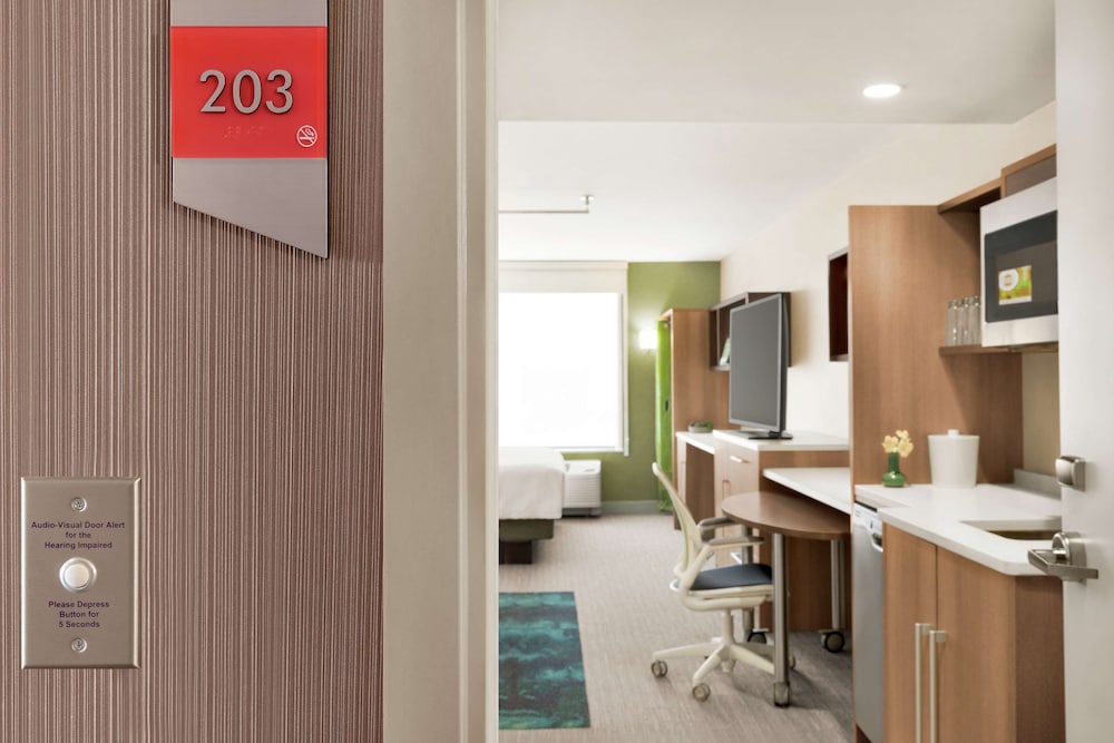 Studio, 1 King Bed, Accessible (Hearing)