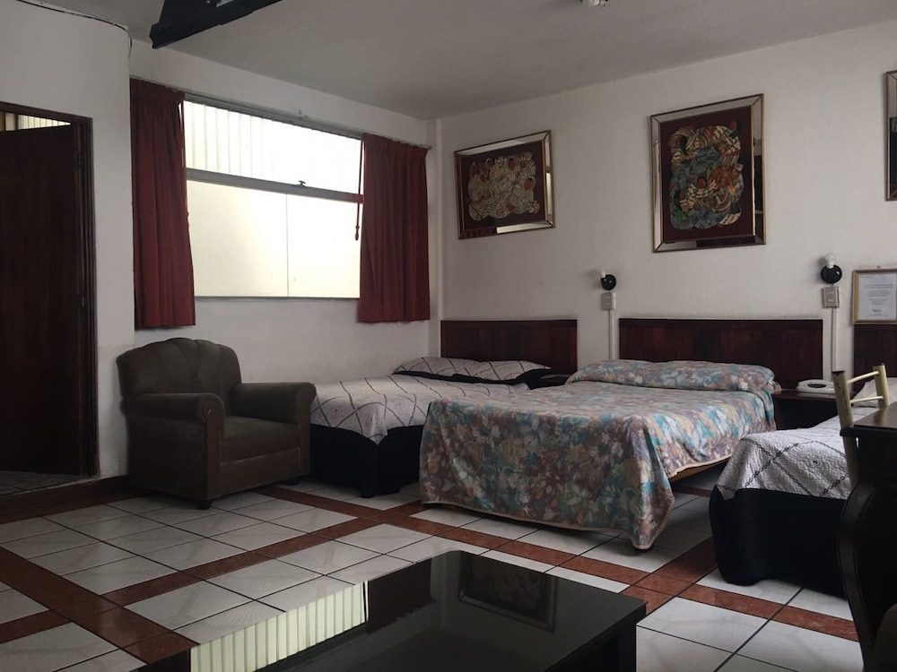 Classic Triple Room, Multiple Beds, Non Smoking photo 3