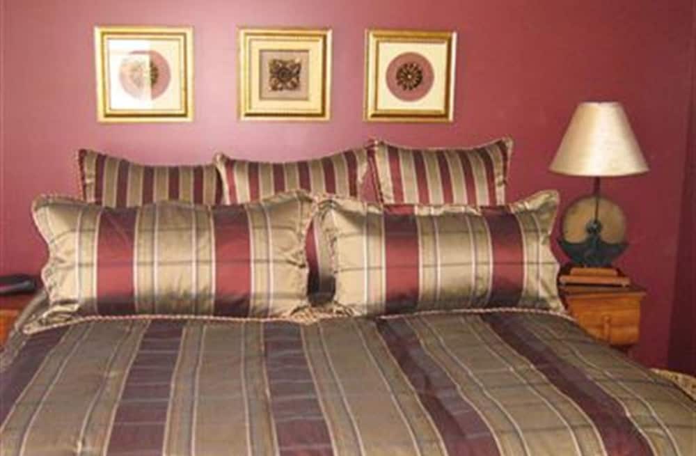 Room, Private Bathroom (Vintners Room)