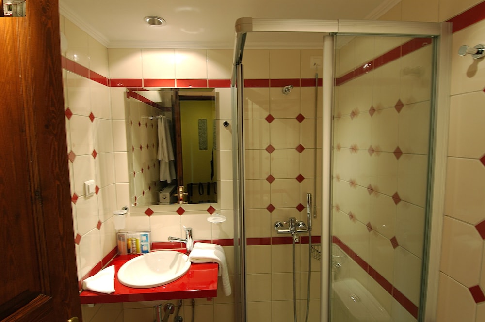 Economy Double Room photo 3