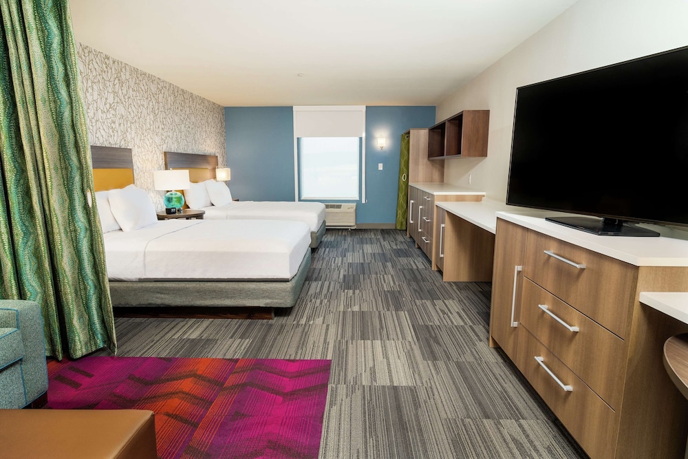 Studio, 2 Queen Beds, Accessible (Mob/Hearing, Roll-In Shower)