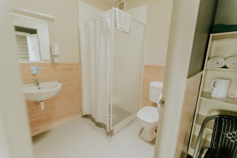 Twin Single Ensuite Chalet photo 3