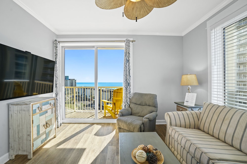 Condo, 3 Bedrooms, Sea View (2-501)