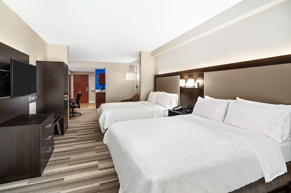 Suite, 2 Queen Beds, Accessible (Mobility) - Photo 3