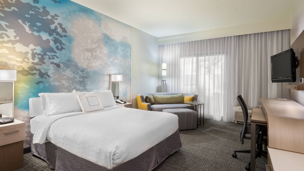 Room, 1 Queen Bed (Hearing Accessible) photo 1
