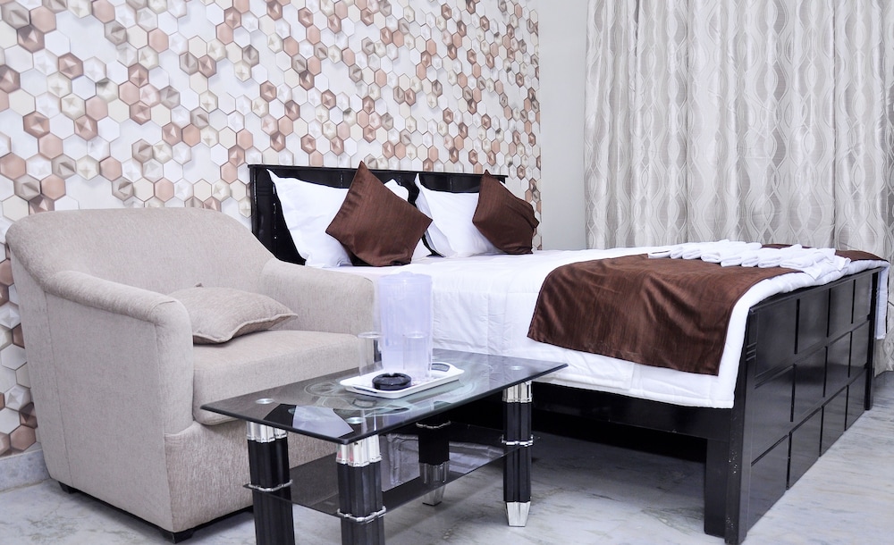 Deluxe Double Room, 1 Double Bed, Smoking, City View
