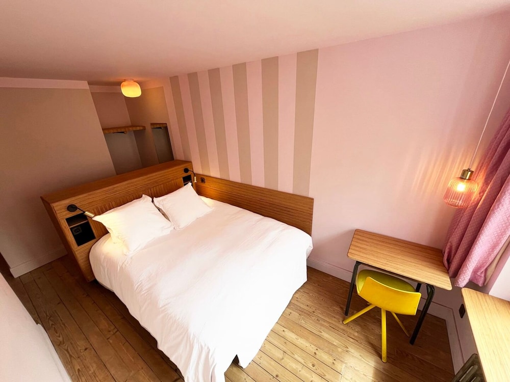 Standard Double Room, City View