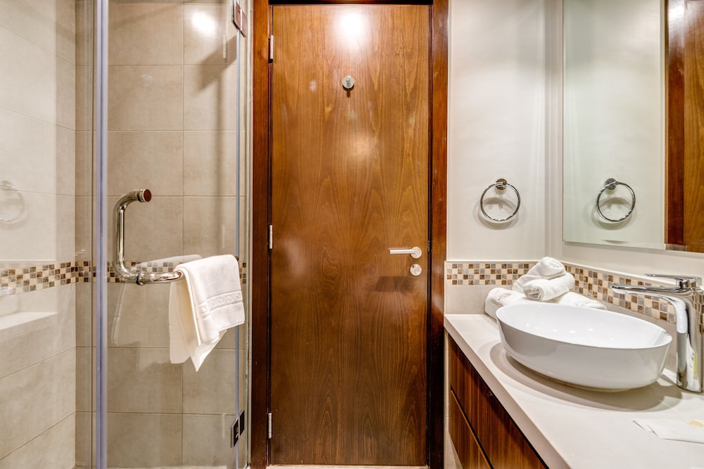 Deluxe Apartment, 2 Bedrooms, Balcony, Canal View photo 3