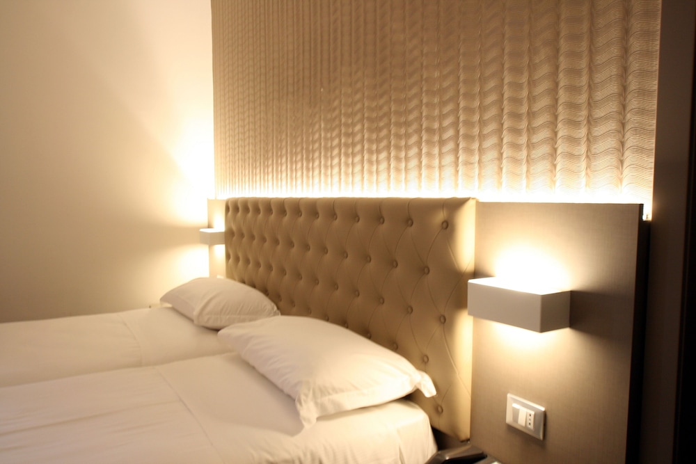 Twin Room - Photo 1