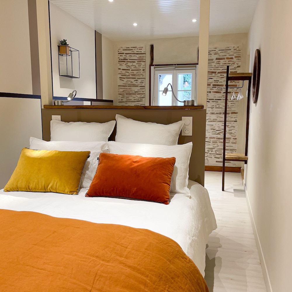 Deluxe Room, 1 Double Bed, Non Smoking, Garden Area photo 1
