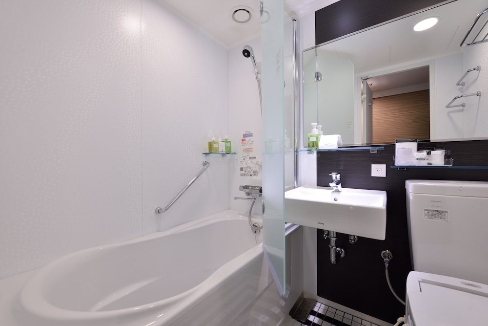 [Late Check-in ONLY after 4PM] Standard Small double, Non-smoking (18sqm) - Photo 5