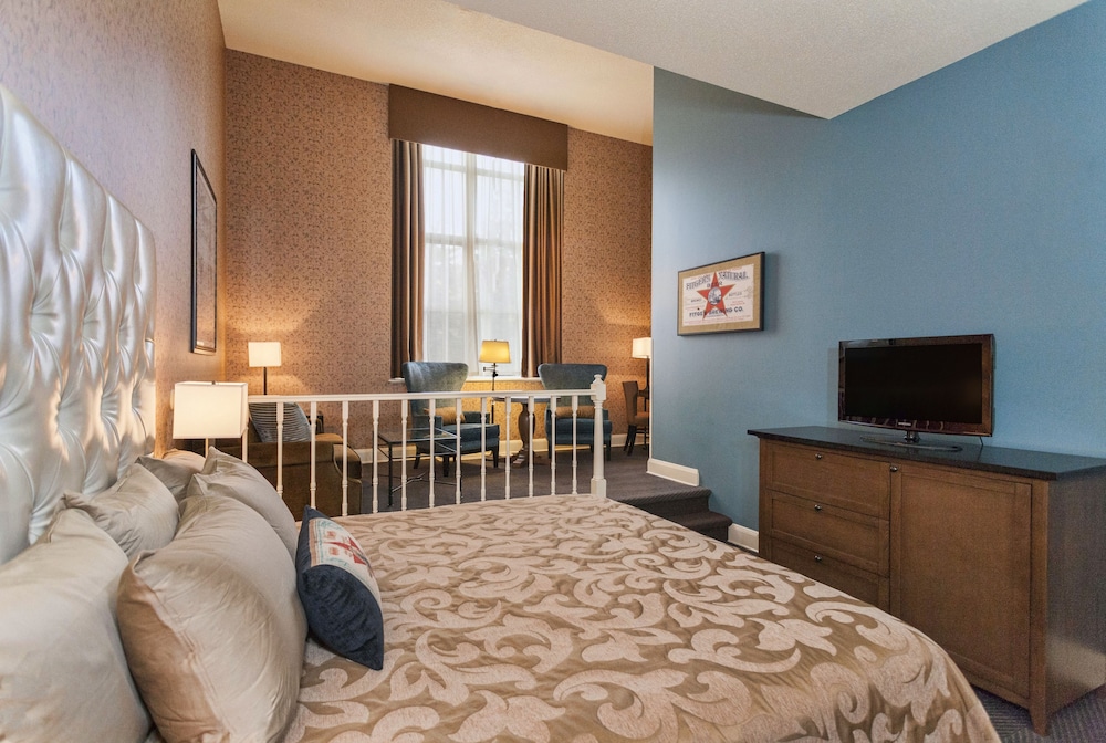 Deluxe Room, 1 King Bed with Sofa bed, City View