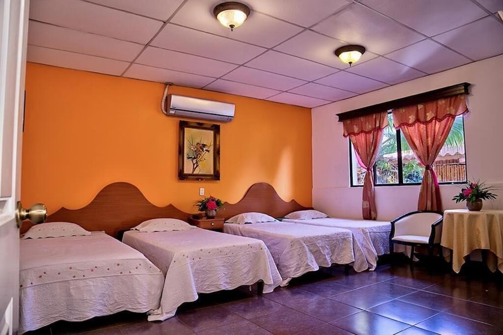 Quadruple Room, Multiple Beds photo 1