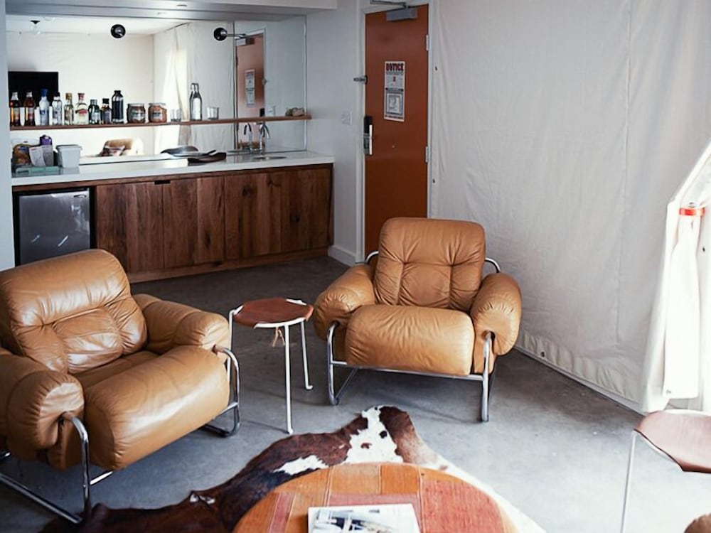 Superior Suite, 1 King Bed (Ace Suite 1 King) photo 3