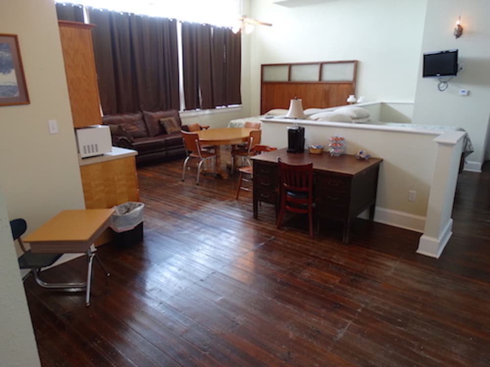 Brown Suite