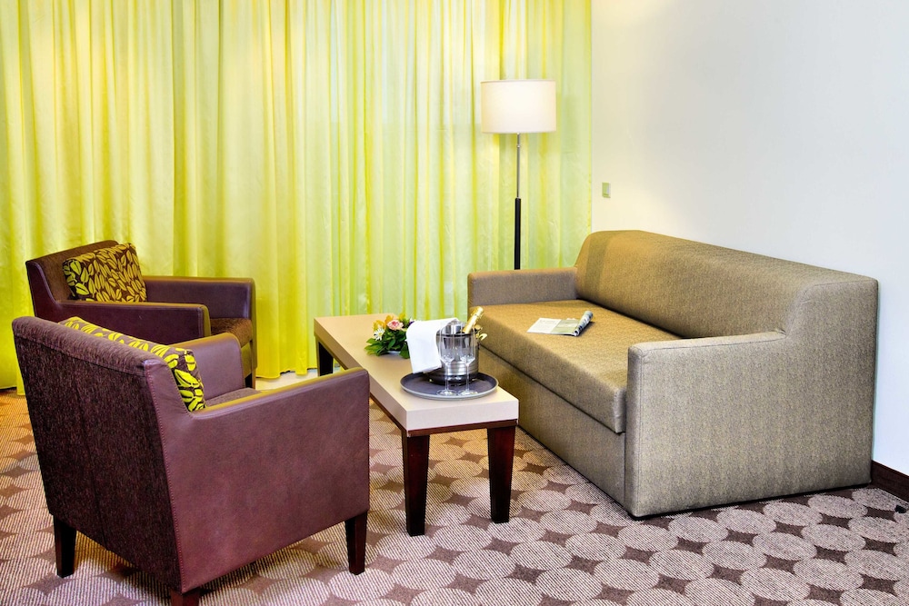 Business Suite photo 3