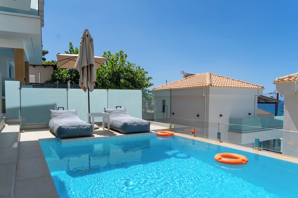 Premium Villa photo 2