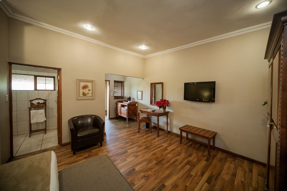 Standard Double or Twin Room, 2 Twin Beds photo 2
