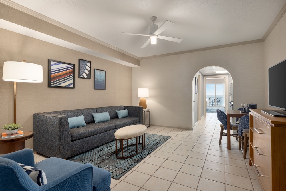 Suite, 1 Bedroom, Pool View - Photo 7