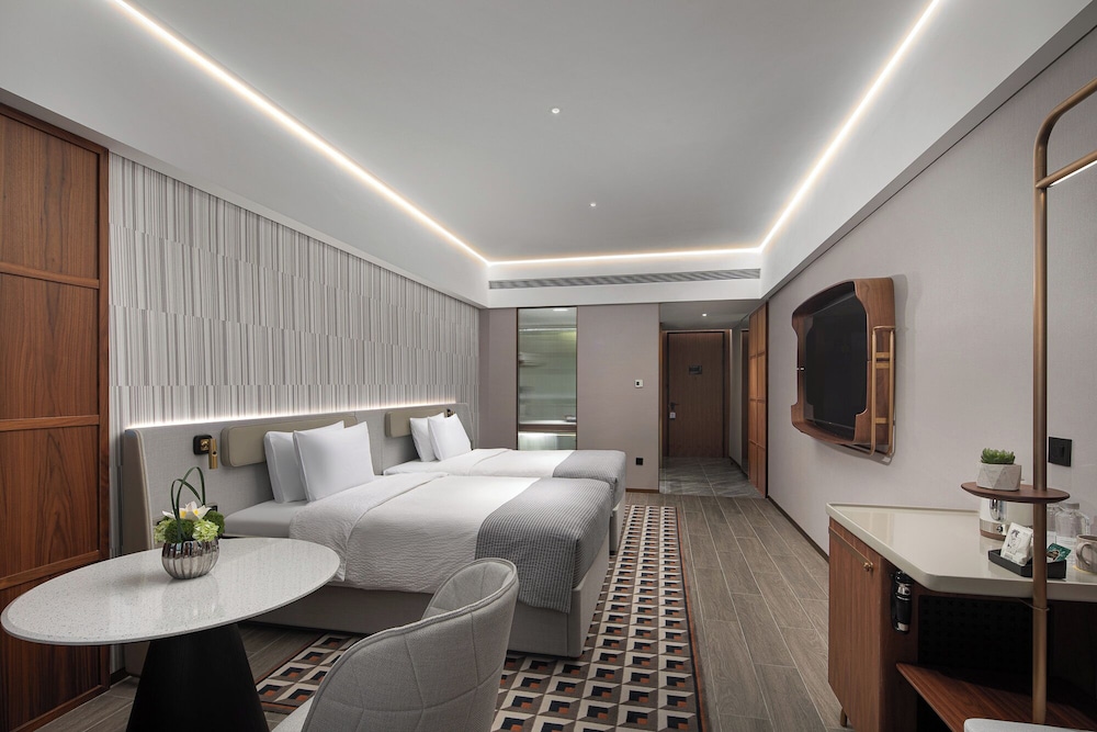Grand Double or Twin Room, City View photo 2