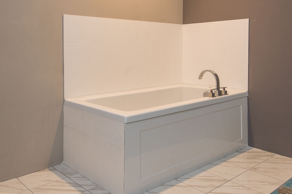 Standard Room, 1 King Bed, Jetted Tub (1BD, Feature) photo 2
