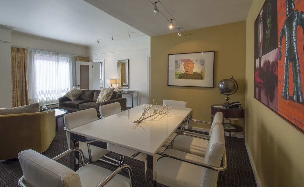 Suite - Photo 6