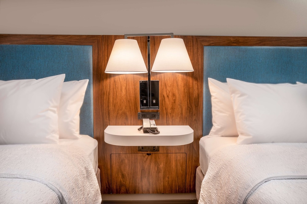 Room, 2 Queen Beds, Non Smoking - Photo 1