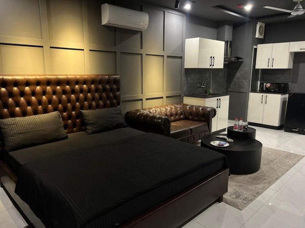 Luxury Apartment, Balcony
