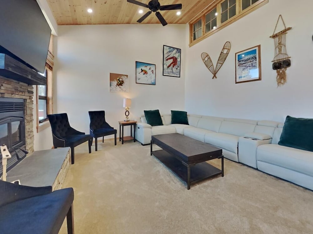 Condo, 3 Bedrooms