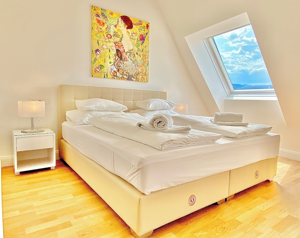 Comfort Apartment, 1 Queen Bed with Sofa bed, Non Smoking photo 1