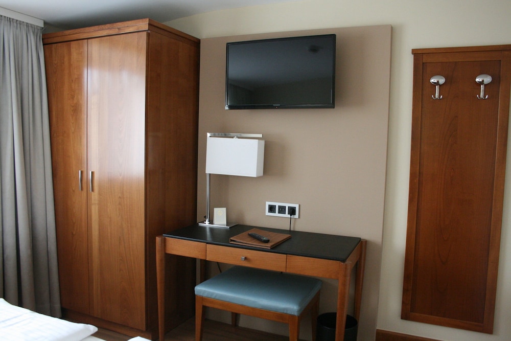 Quadruple Room, 2 Bedrooms, Non Smoking (Air Conditioning) photo 2